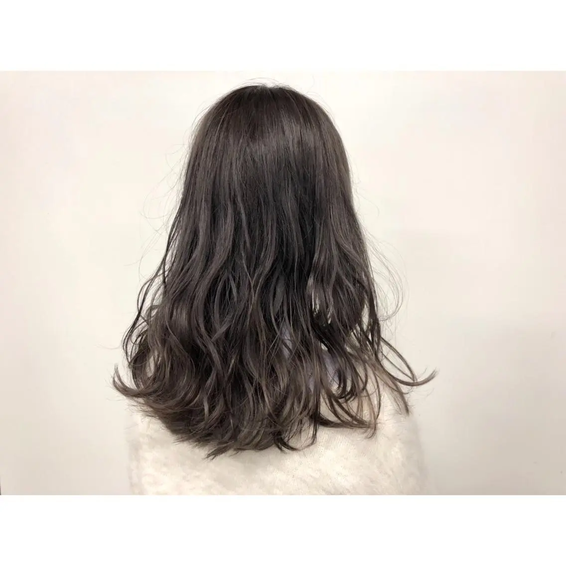 セミロング カラー ヘアアレンジ ツヤ髪 /髪質改善 松岡将太郎のヘアスタイル