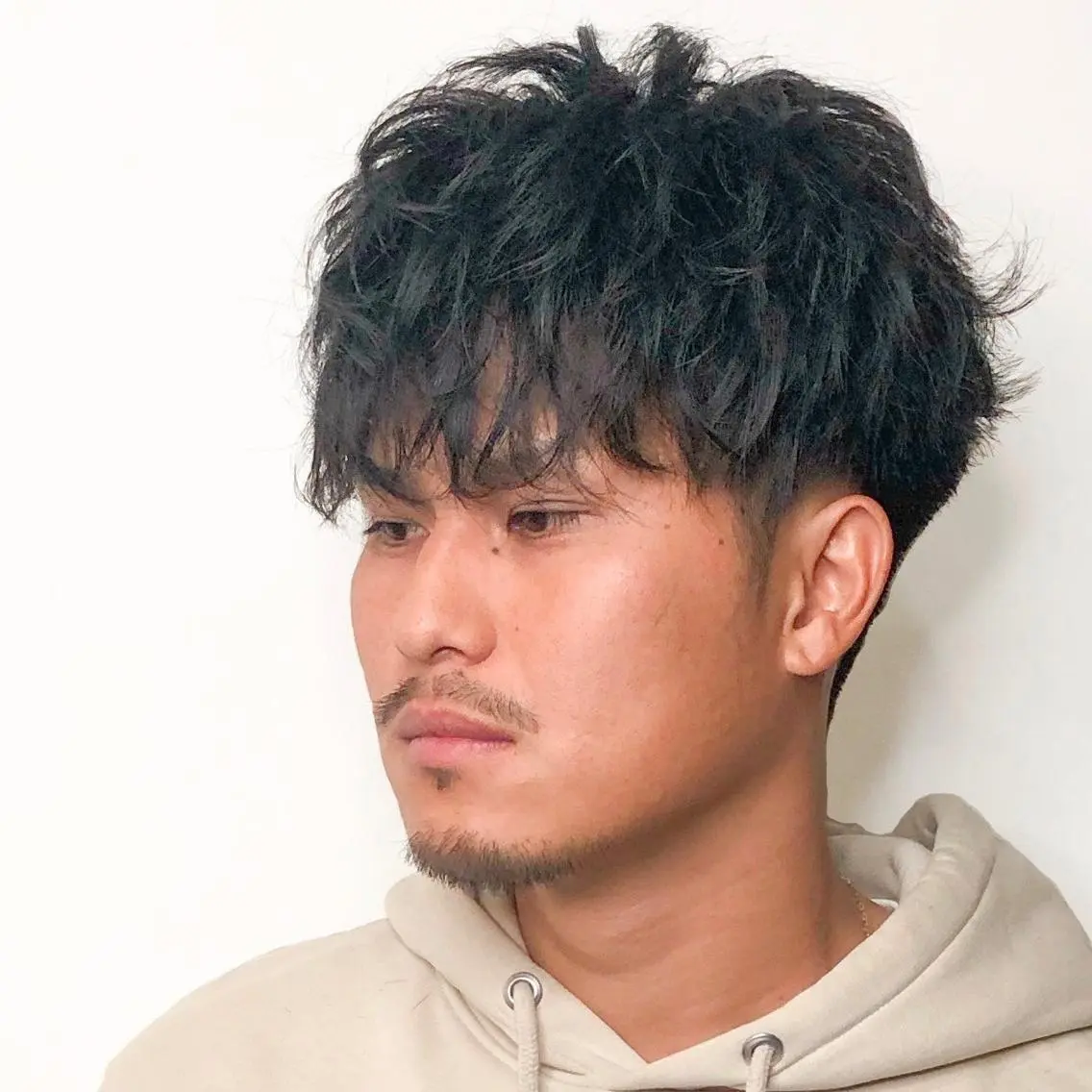 ショート カラー パーマ ツイストスパイラルパーマ ハンサムショート ベリーショート アディクシーカラー アッシュ Men'ssalon LiG/kaitoのヘアスタイル