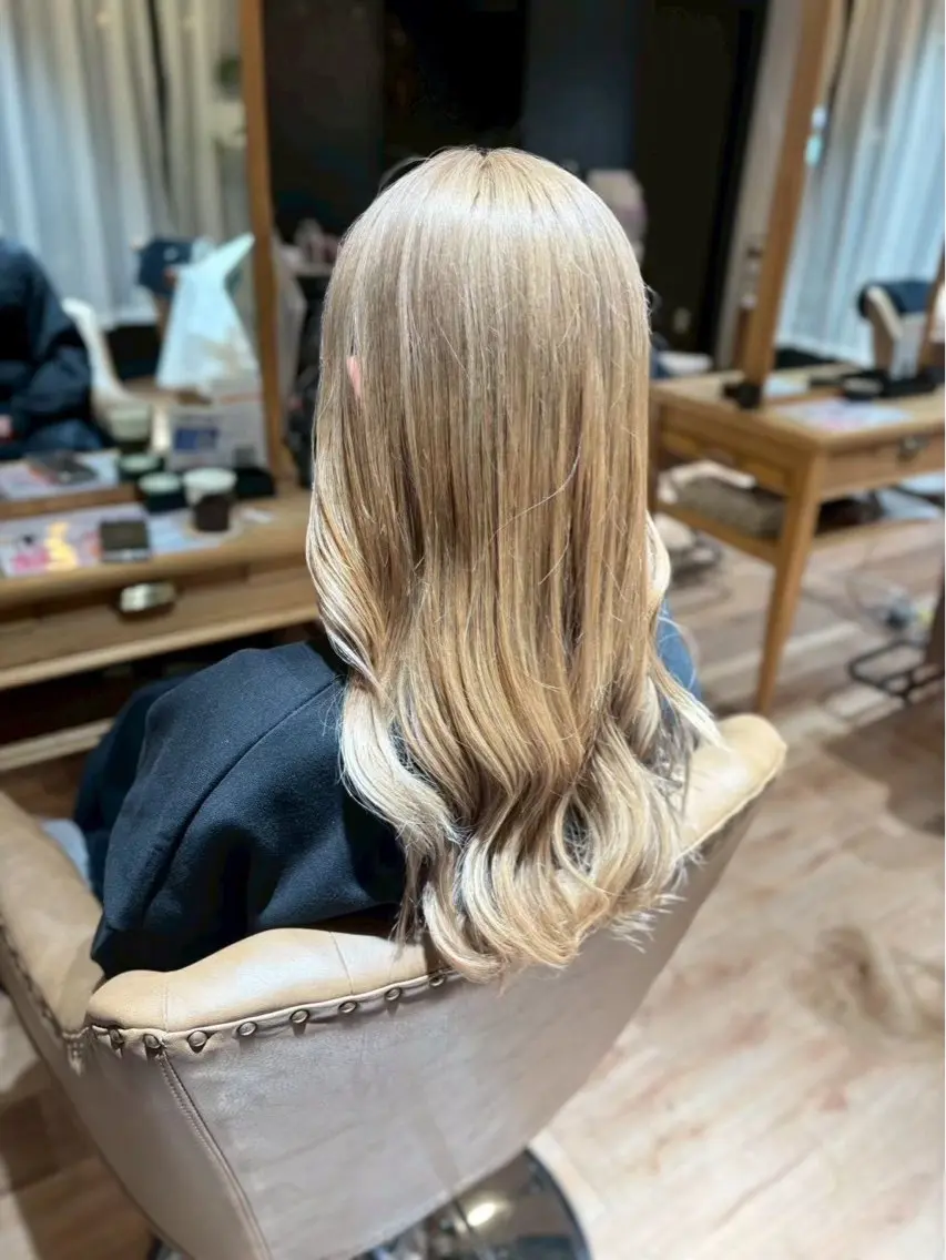 カラー 西村 雪菜のヘアスタイル