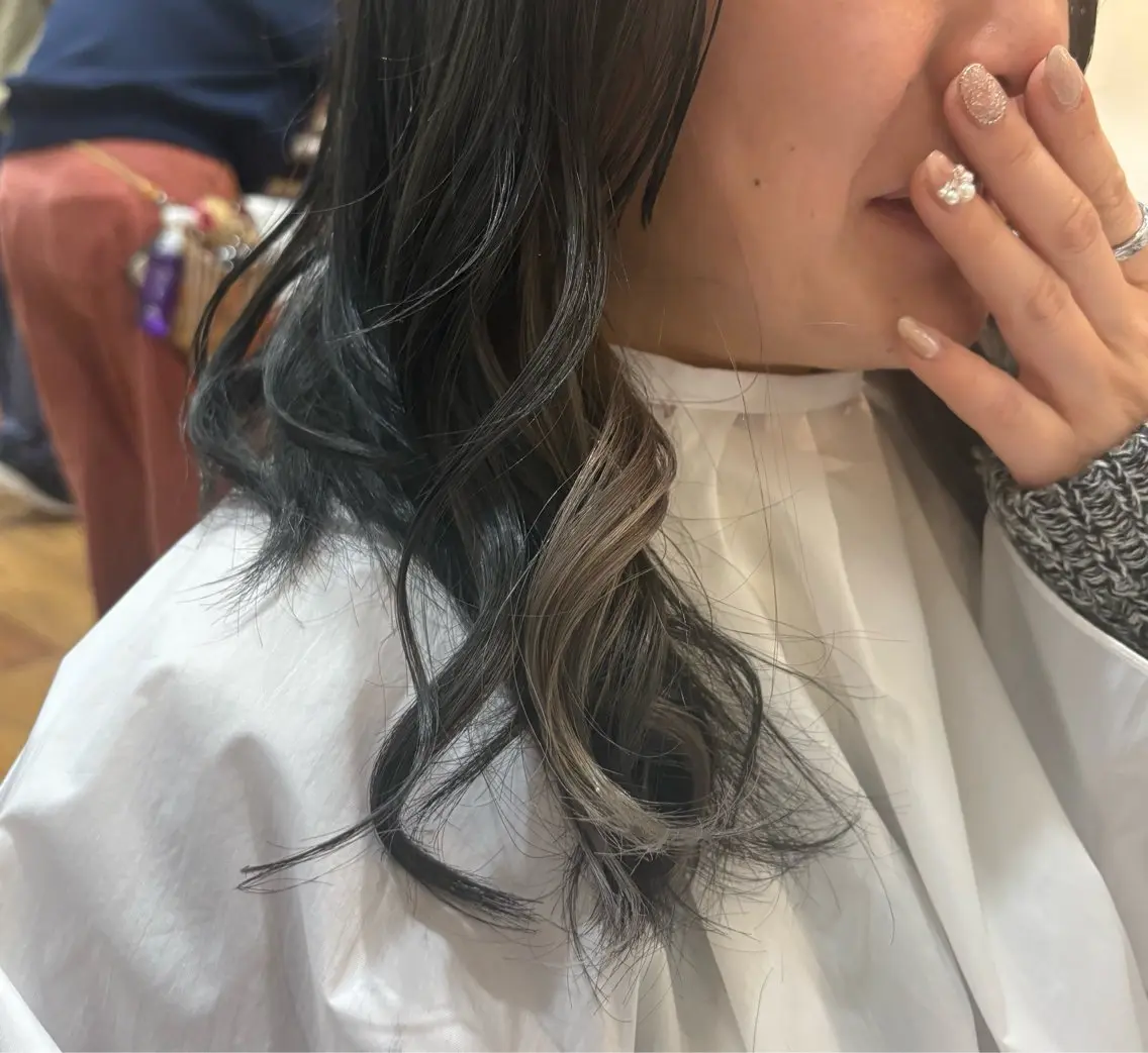ロング MOLLA ✂️辻桃加のヘアスタイル