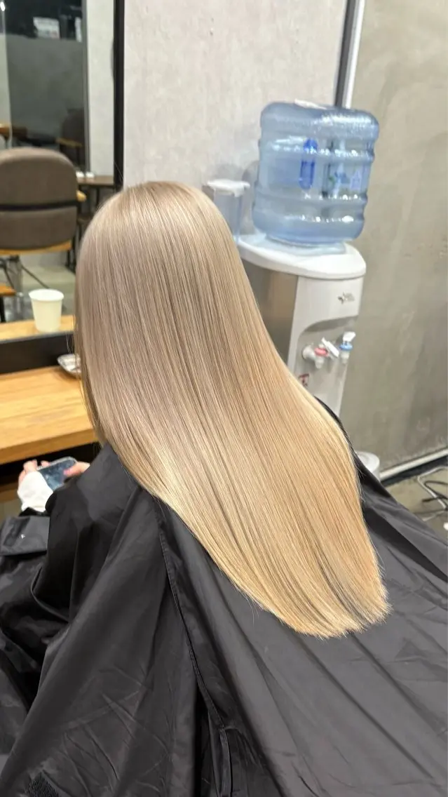 【2回目以降のお客様限定】ブリーチ+カラー+クイックTRの写真