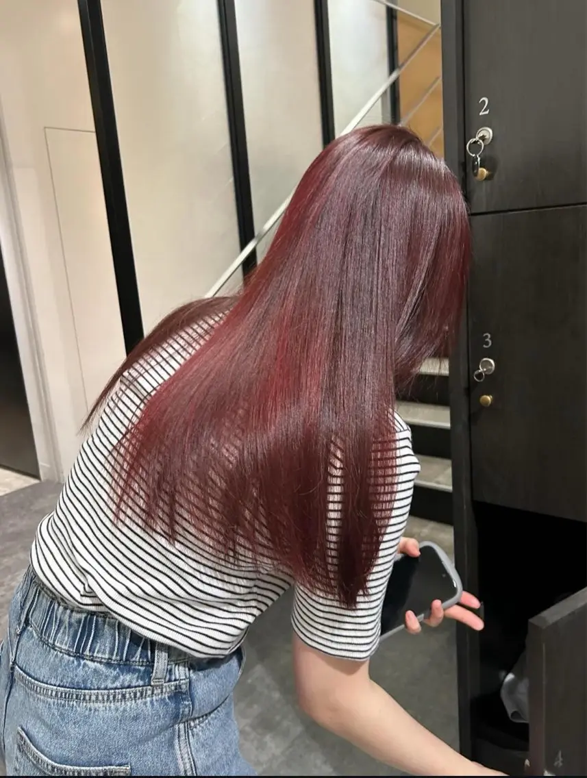 ロング カラー ボルドーカラー レッドカラー ヘアカラー stylist 🌸 kana.のヘアスタイル
