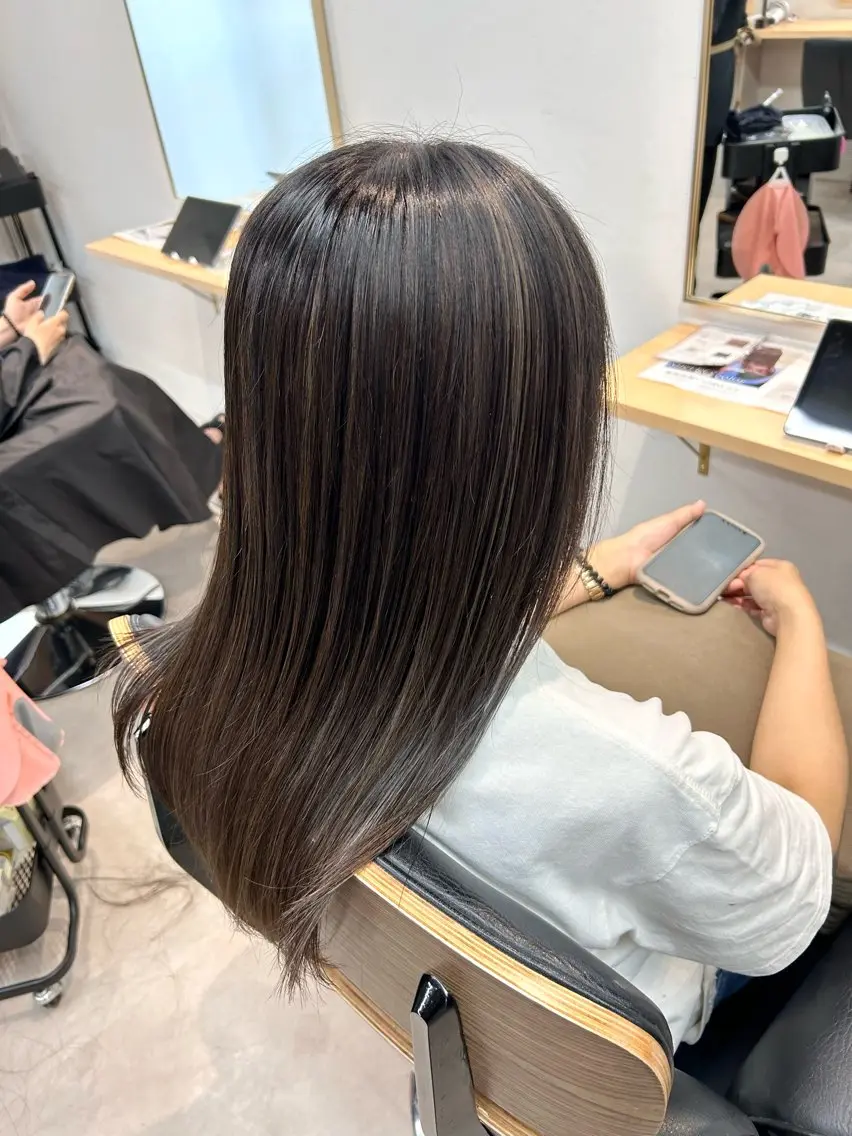 ロング カラー ベージュカラー ハイライトカラー ハイライト ハイライト/レイヤー /艶髪/吉田愛望のヘアスタイル