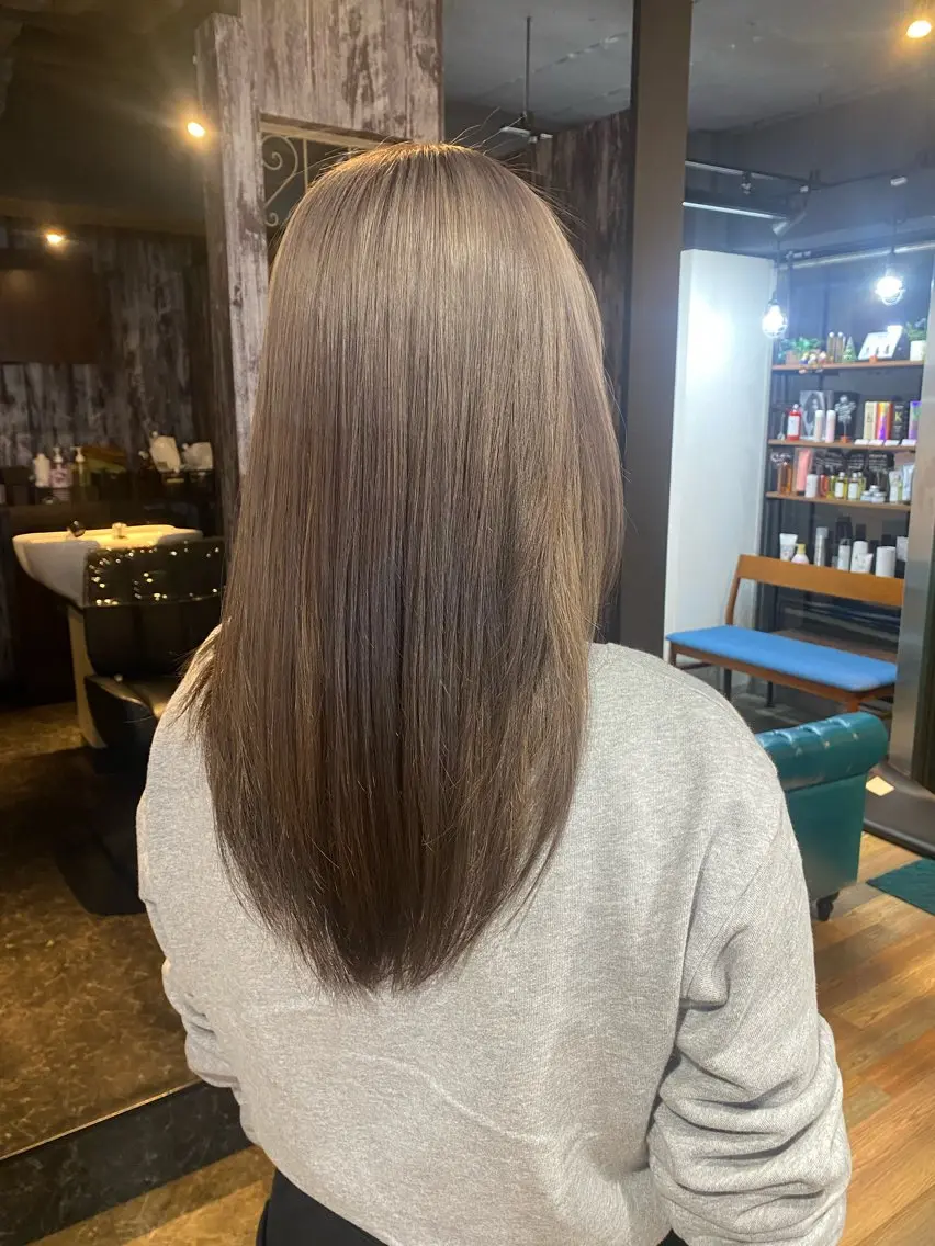カラー シルバー 🍒Inagaki ヘッドスパ☁️のヘアスタイル