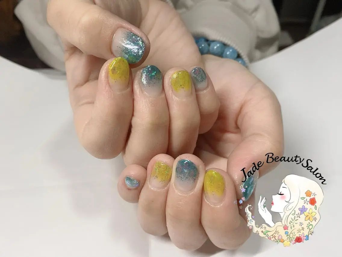 ショート ネイル クリアネイル グラデーション ラメ(グリッター) シンプルネイル JadeBeauty Salonのネイルデザイン