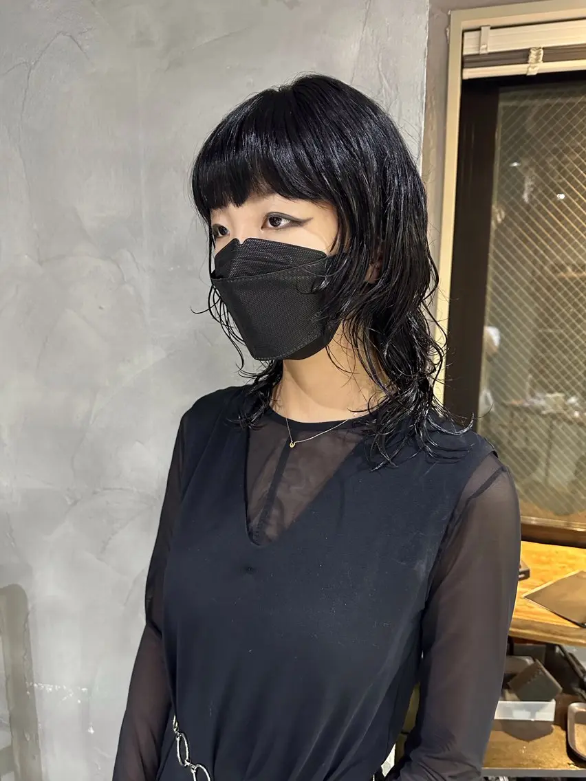 セミロング パーマ セミロングパーマ レイヤーカット ウルフカット ウルフ レイヤー パーマ🪐MANAのヘアスタイル