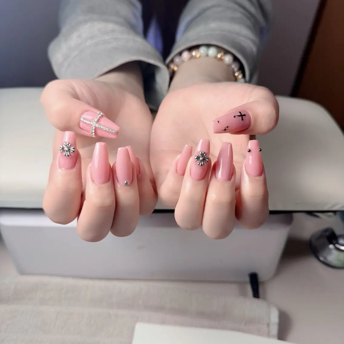 ネイル チークネイル フレンチネイル グラデーション 韓国ネイル マグネットネイル Hana Nailのネイルデザイン