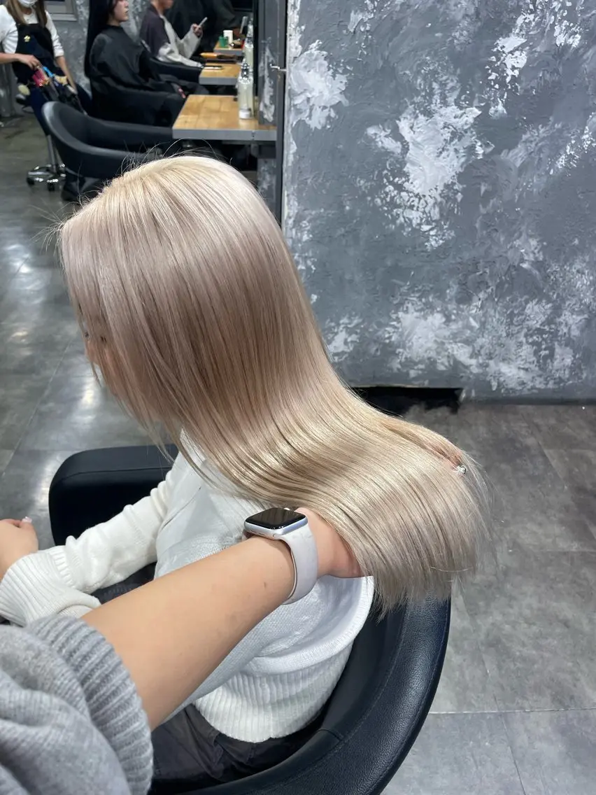 ミディアム カラー ヘアカラー ハイトーン 横浜💞ミオのヘアスタイル