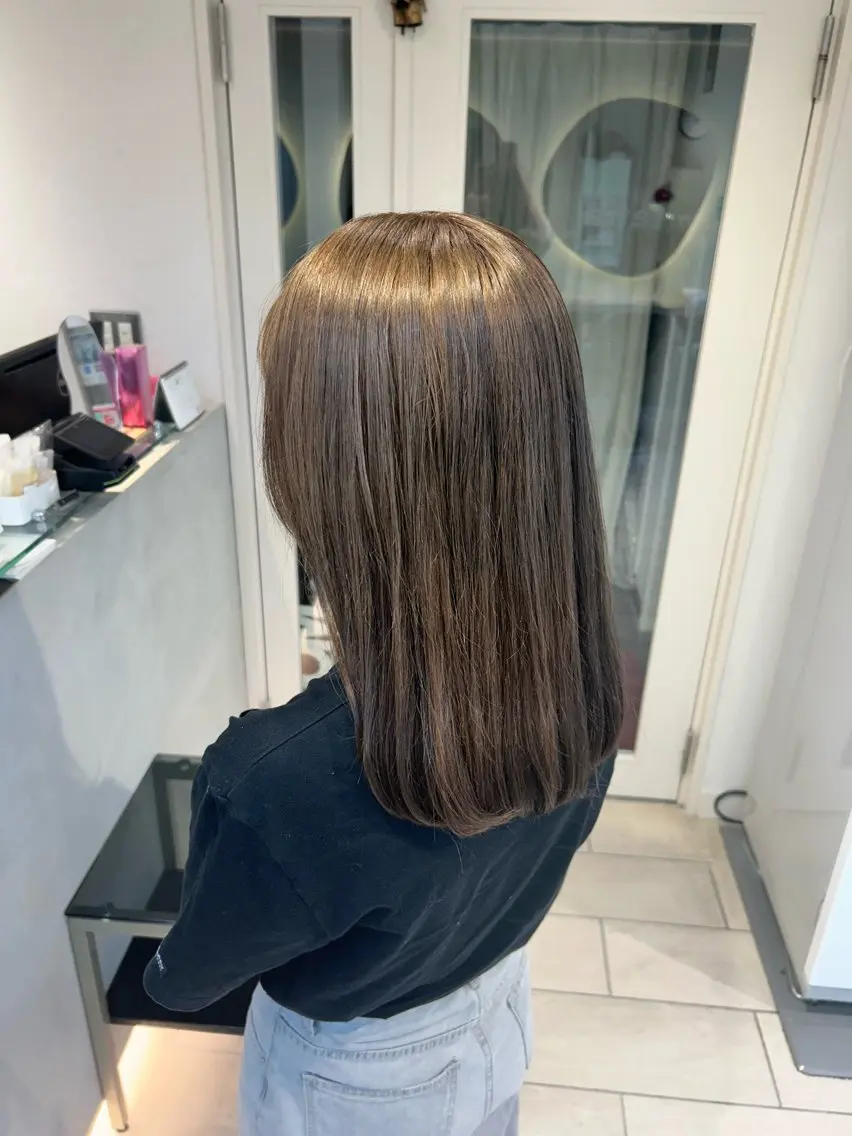 セミロング カラー 透明感カラー ヘアカラー トリートメント 🕊️kotori 🕊️モデル募集中のヘアスタイル