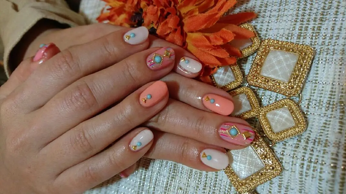 ショート ミディアム セミロング ロング ネイル まつエク キッズ プライベートサロン HA♥NAのマツエク・マツパデザイン