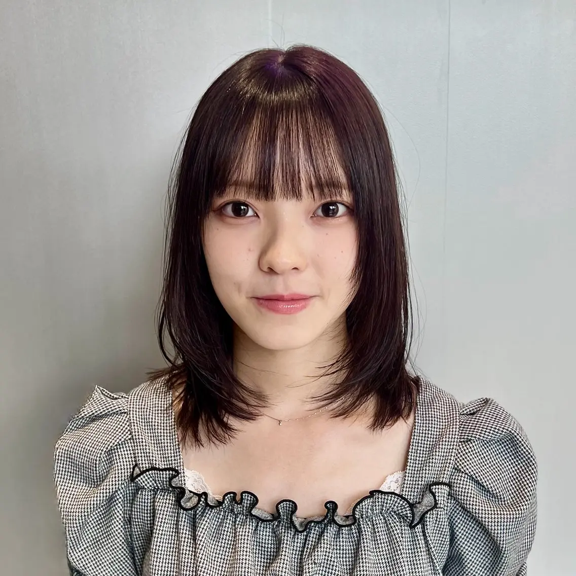 ミディアム カラー 顔まわりレイヤー 顔周りカット レイヤーカット カット ヘアカラー 星 翔輝のヘアスタイル