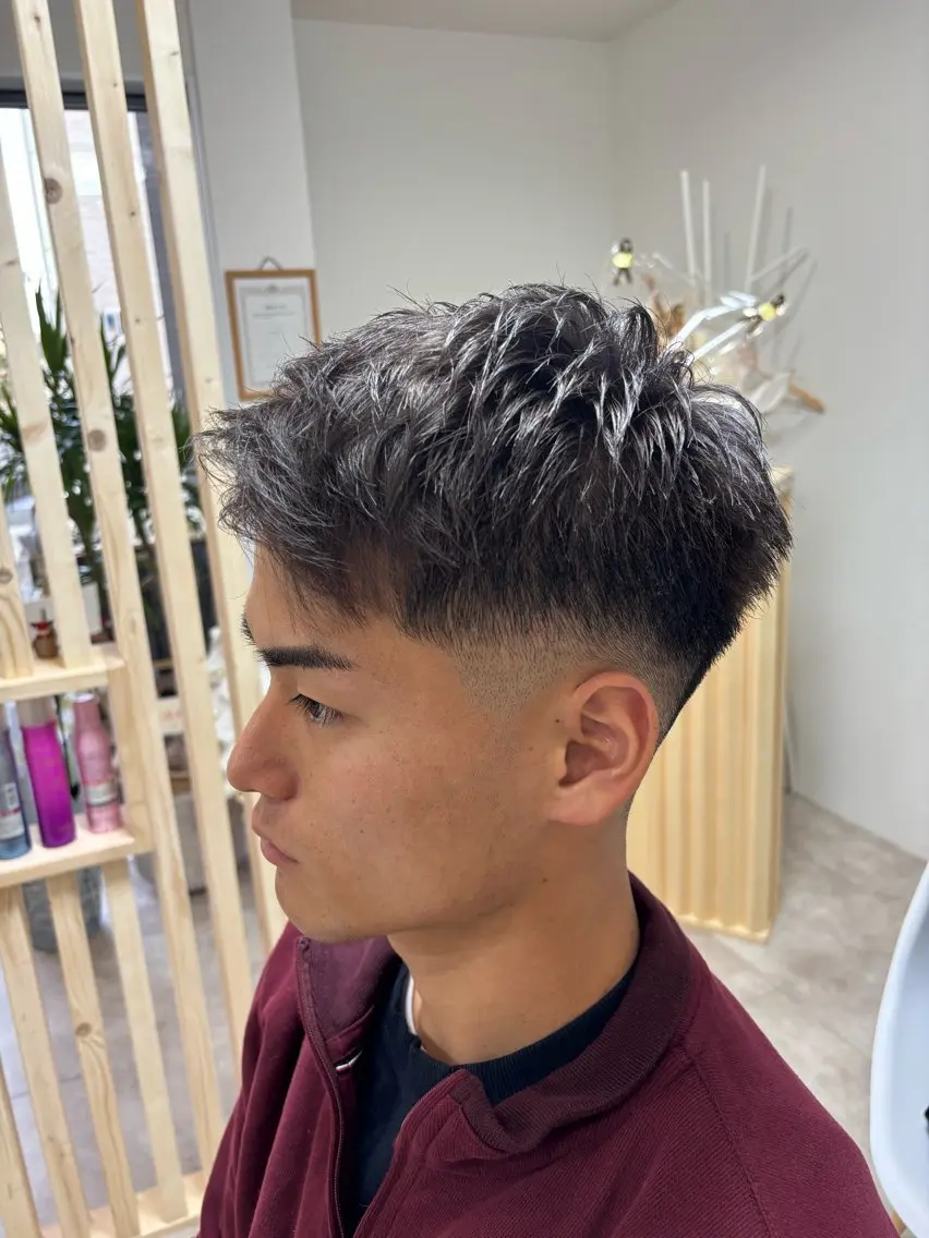 カラー メンズ フェードカット ダークシルバー シルバー カット ヘアカラー トリートメント akane/大和田 駅/ Garanceのヘアスタイル