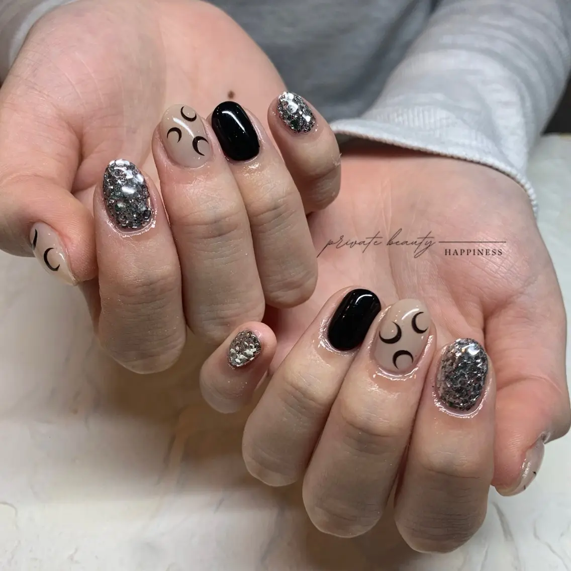 ネイル 長さ出し ロングネイル 持ち込み 赤色 スカルプネイル happiness nailのネイルデザイン