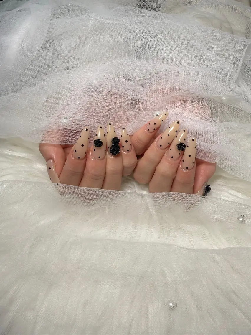 ネイル ドット 韓国ネイル 持ち込み シンプルネイル ワンホンネイル ハンドネイル 💅Tmnail Misoraのネイルデザイン