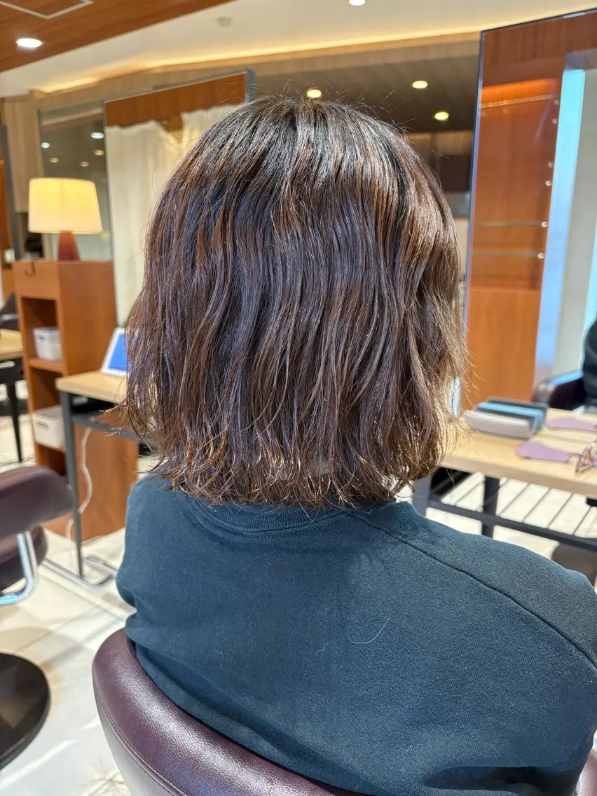 ミディアム パーマ ブリーチ⏳艶カラー Natsukiのヘアスタイル