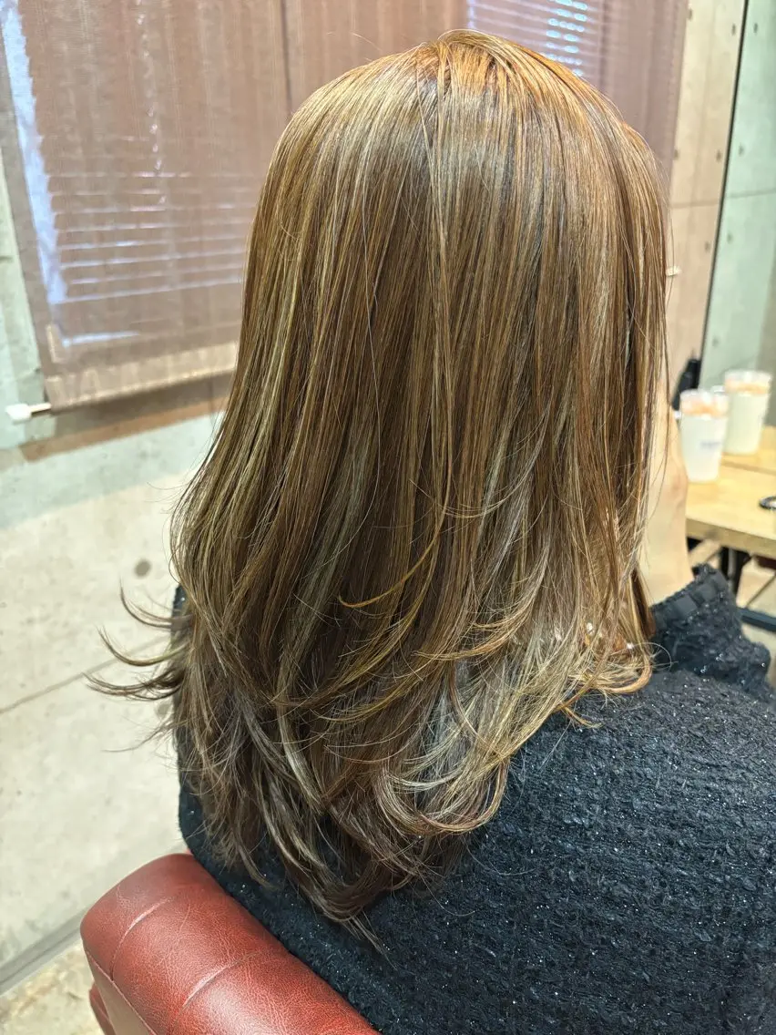 セミロング カット ヘアカラー トリートメント ERIKO Tのヘアスタイル