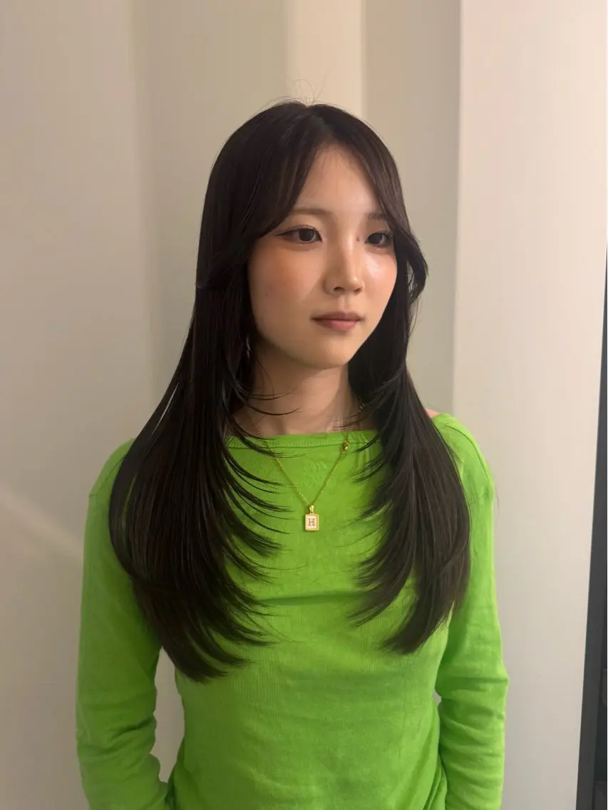 ロング カラー レイヤーカット ヘアカラー 内沼 恵留菜のヘアスタイル