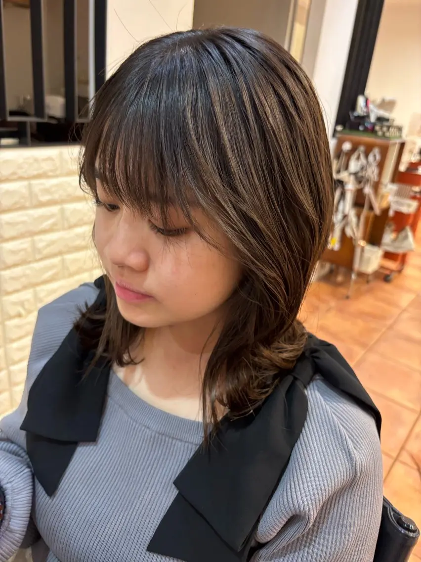 ミディアム 板井 渚月のヘアスタイル