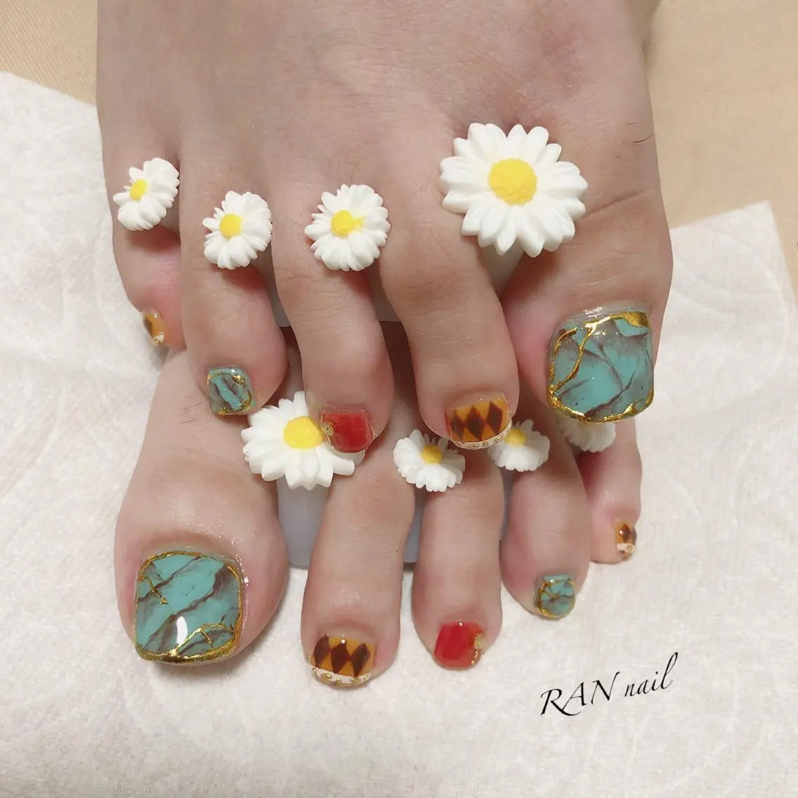 ネイル フットネイル ハンドネイル フットネイル RAN nailのネイルデザイン
