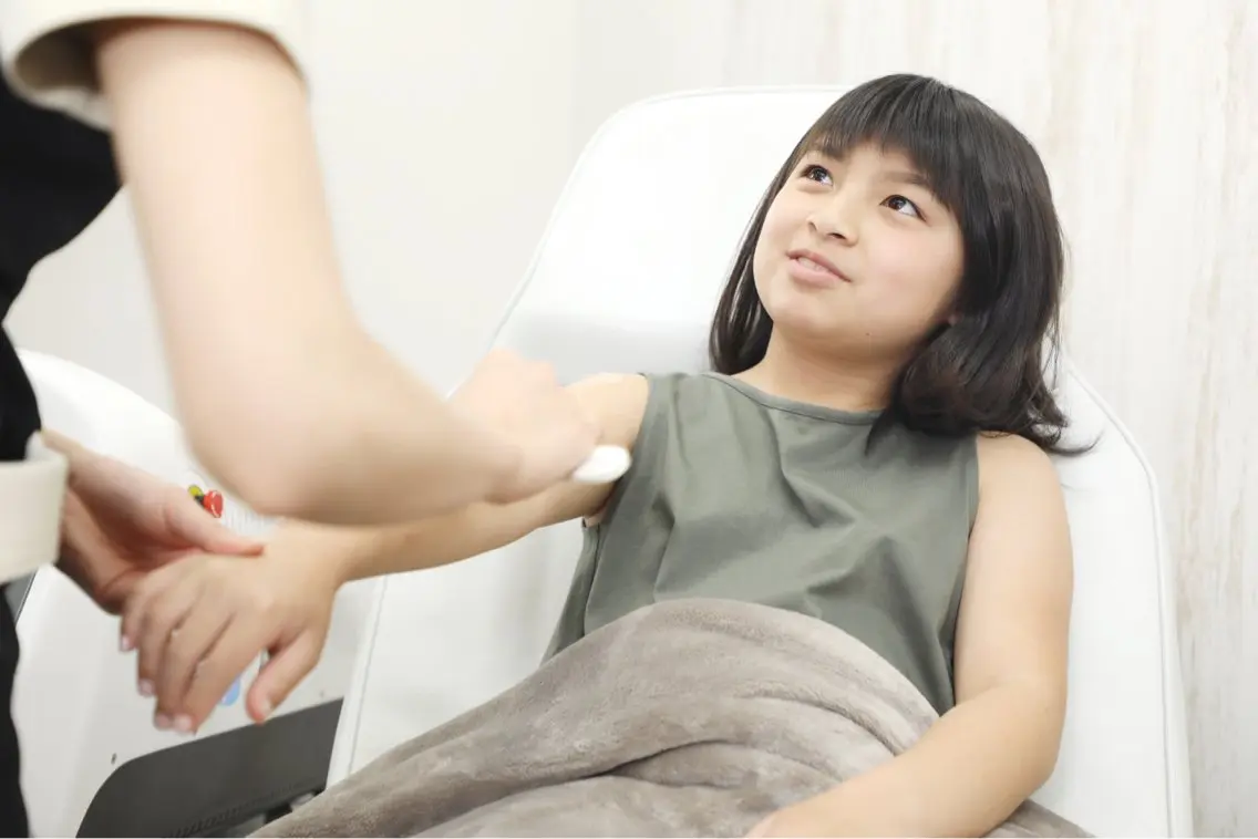 【キッズ脱毛7才〜15才まで】腕+足(手足の指甲含む)の写真
