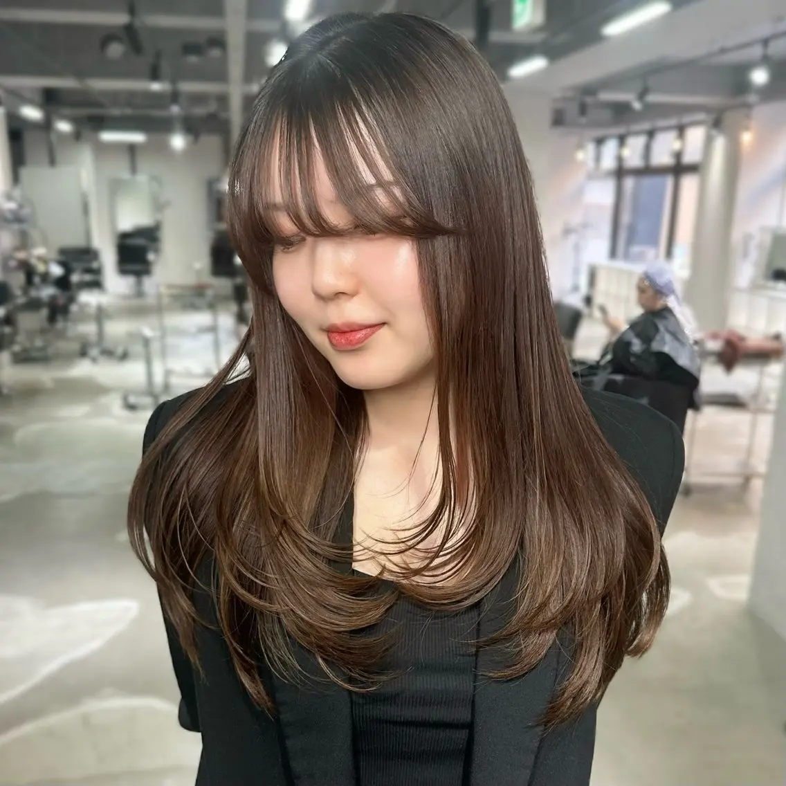 ロング くびれヘア 顔まわりレイヤー 顔周りカット 韓国風ヘア くびれレイヤー カット ヘアカラー トリートメント 心斎橋 韓国レイヤ ー指名No.1renのヘアスタイル