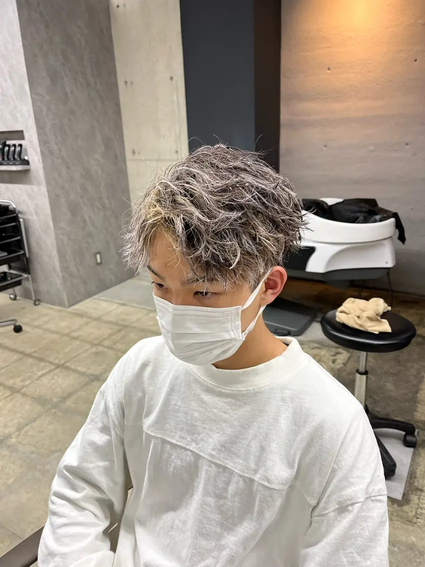 カラー パーマ メンズ 岡本 悠聖のヘアスタイル