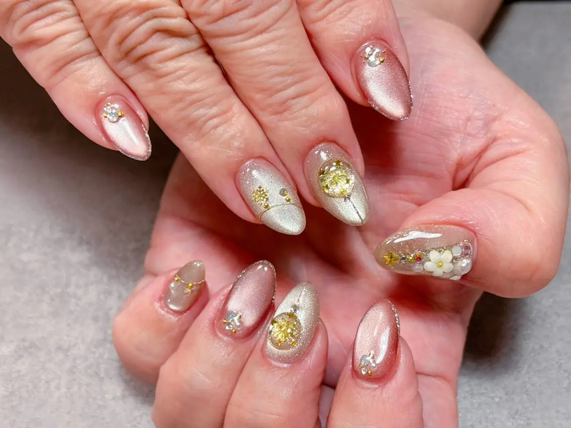 ネイル アートネイル チークネイル フレンチネイル ジェルネイル 韓国ネイル ゆ か_Nails💫のネイルデザイン