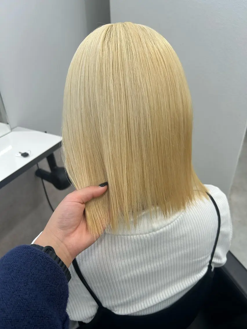 カラー 抜きっぱなしブロンド ハイトーン ayane💖のヘアスタイル