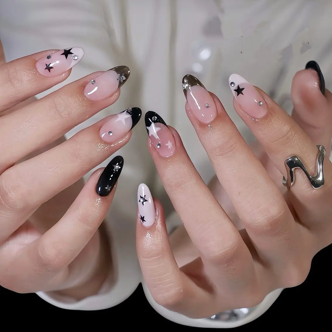 ネイル アートネイル ボルドー フレンチネイル ジェルネイル 氷ネイル・うるうるネイル ハンドネイル Julie Nail Hinのネイルデザイン