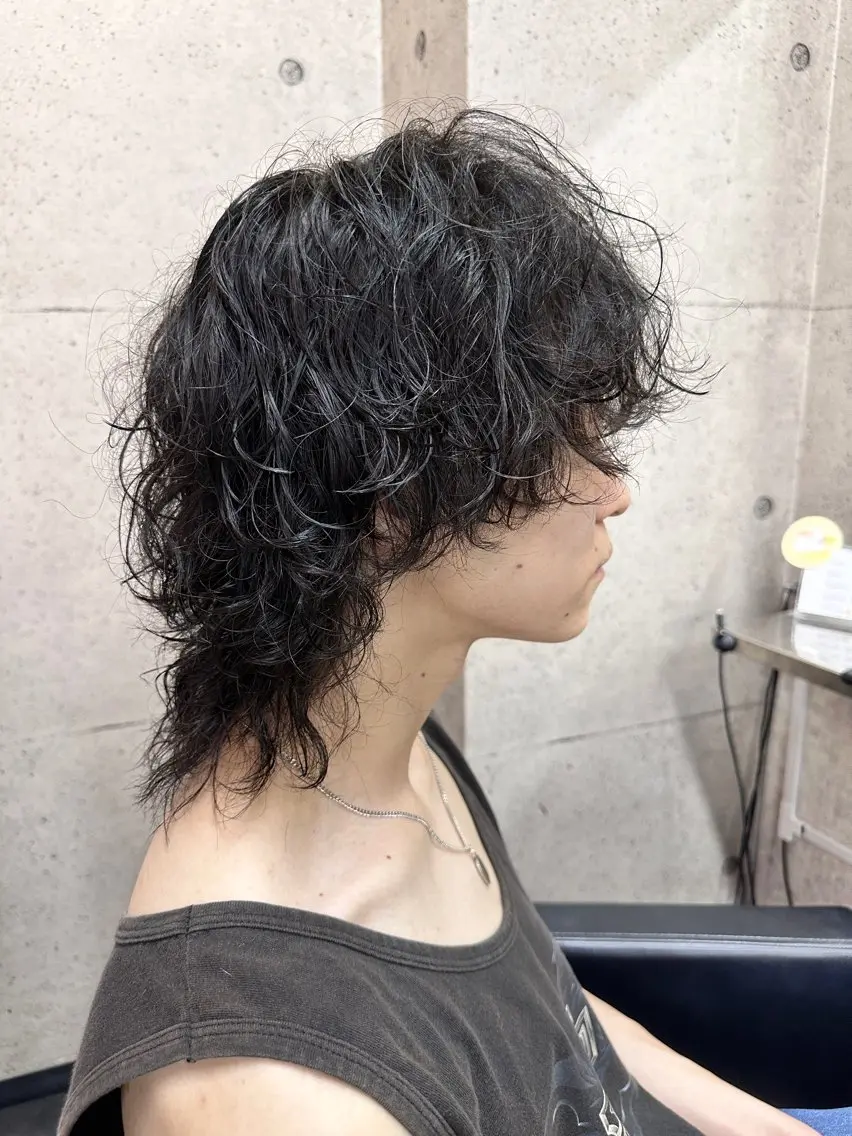 ミディアム ミディアムパーマ ウルフカット ウルフ美容師🏆 MIZUKIのヘアスタイル