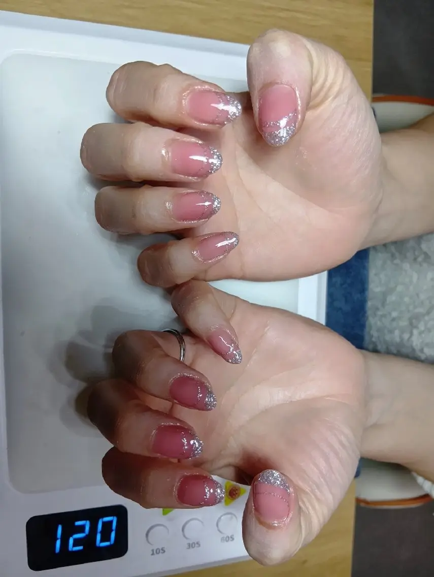 ネイル フレンチネイル Hina ネイルサロンのネイルデザイン