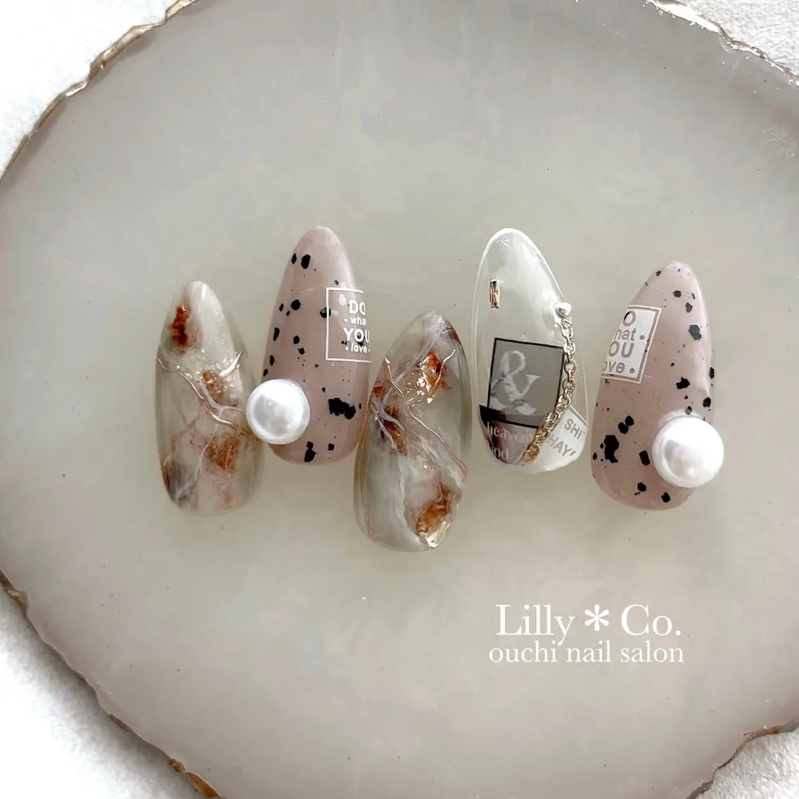 ネイル ハンドネイル ハンドケア Lilly Co.のネイルデザイン