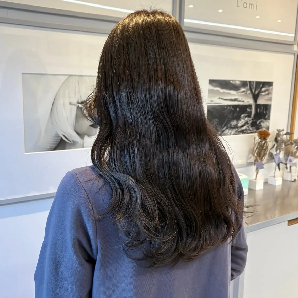 セミロング カラー ベージュカラー 透明感カラー グレージュ オリーブベージュ オリーブグレージュ カット ヘアカラー トリートメント ヘッドスパ ヘアセット カジュアルを女っぽく 𝗮𝘆𝗮𝗰𝗼のヘアスタイル
