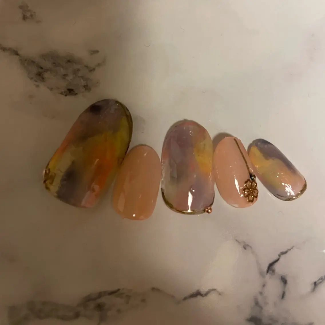 ネイル フラワーネイル ゴールド ニュアンスネイル 春ネイル NAIL★M 真紀のネイルデザイン