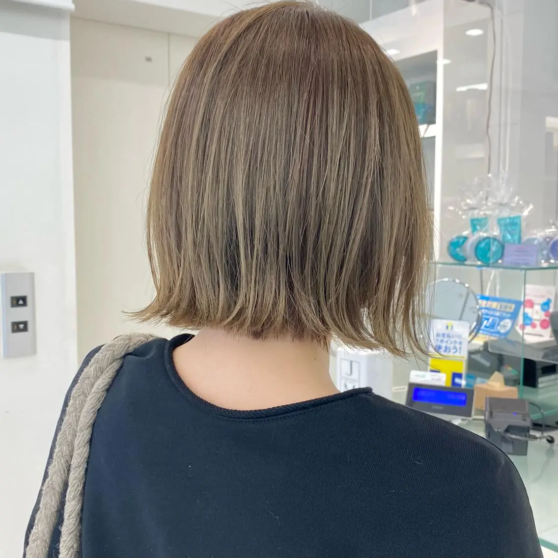 ショート カラー ヘアアレンジ KONOMI スタイリストのヘアスタイル