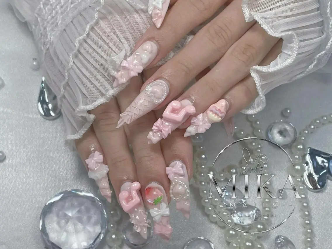 ネイル アートネイル チークネイル ドット フットネイル フレンチネイル Mika Nails 心斎橋のネイルデザイン
