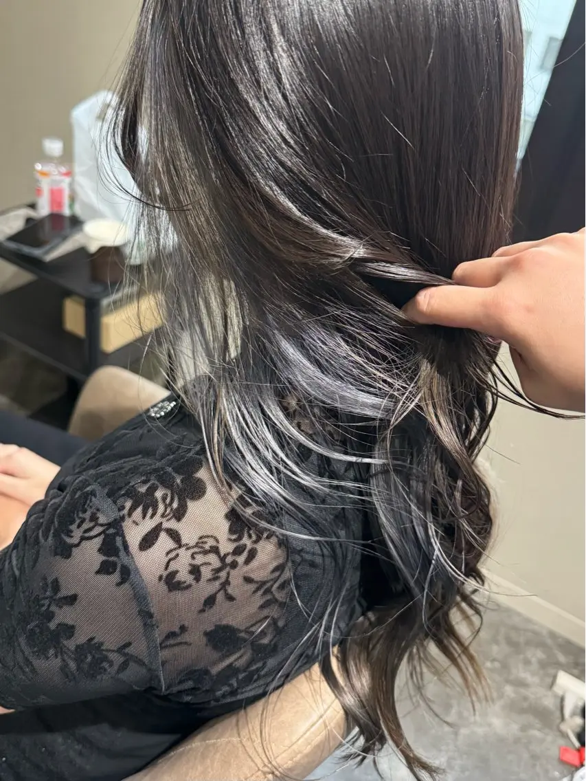 ロング カラー ブリーチ 透明感カラー デザインカラー ダブルカラー イヤリングカラー カット ヘアカラー トリートメント 13日空き◎髪質改善 misatoのヘアスタイル