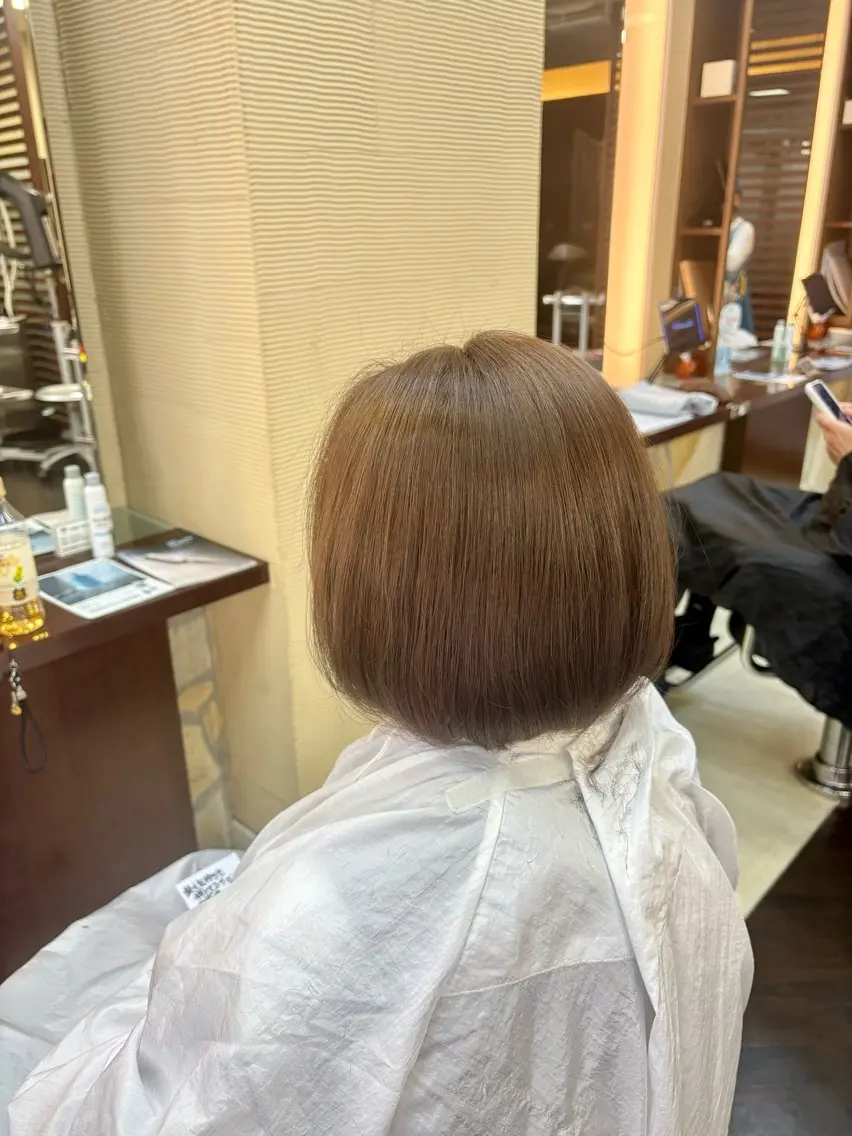 ミディアム カット ヘアカラー 細田 舞乃のヘアスタイル