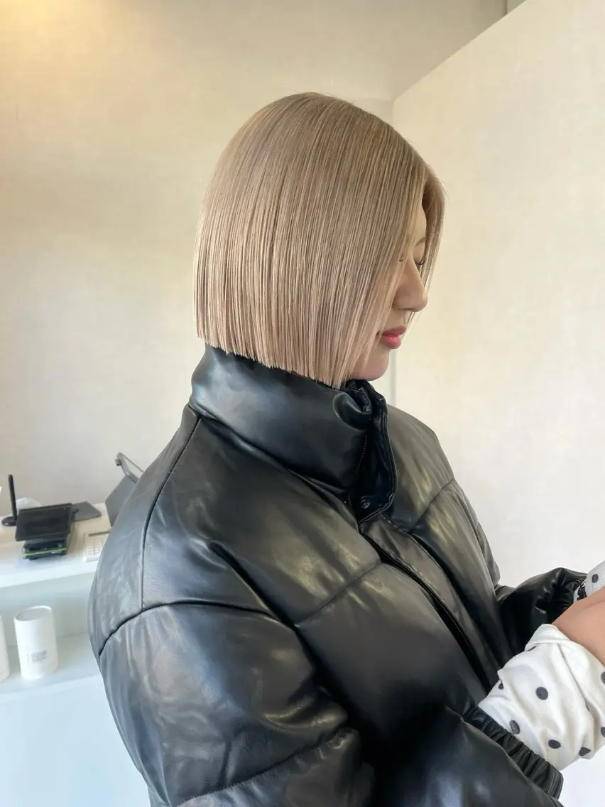 ミディアム カラー カット ヘアカラー 長山 茉白のヘアスタイル