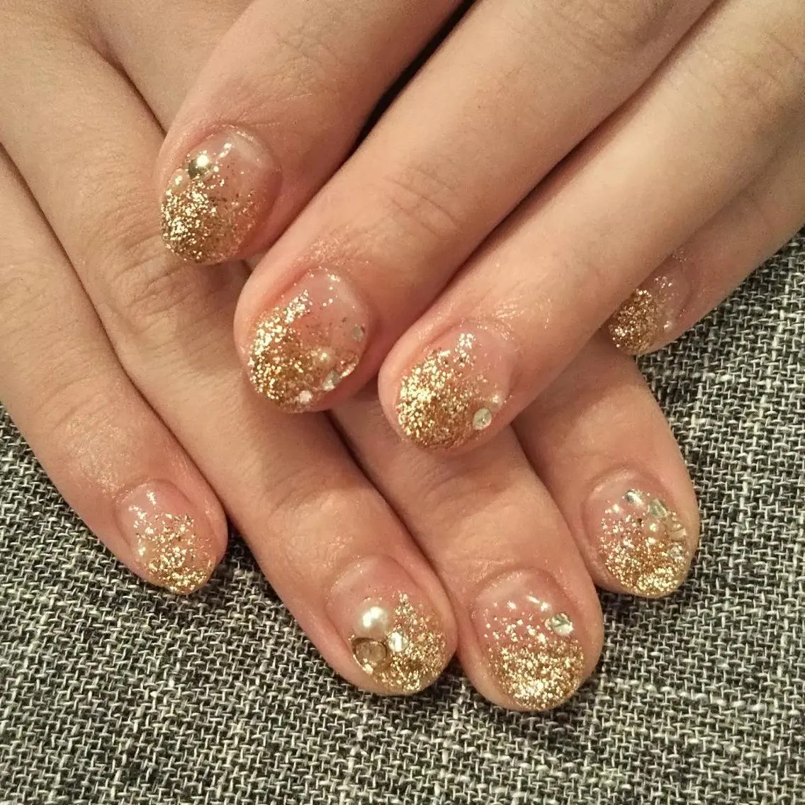ネイル グラデーション キラキラネイル ハンドネイル private salon mieのネイルデザイン