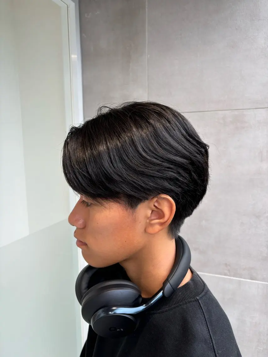 メンズ ビジネス フェードカット マッシュ スキンフェード ツーブロック ニュアンスパーマ/ フェザー/マッシュのヘアスタイル