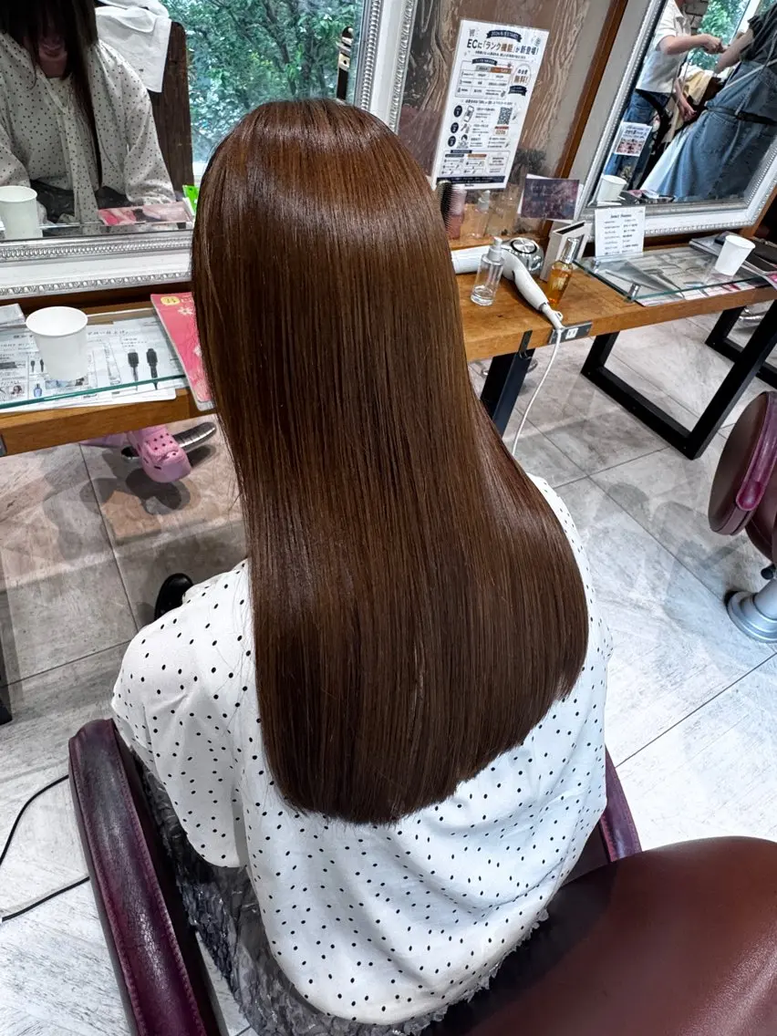 ロング カラー 三留 愛未のヘアスタイル