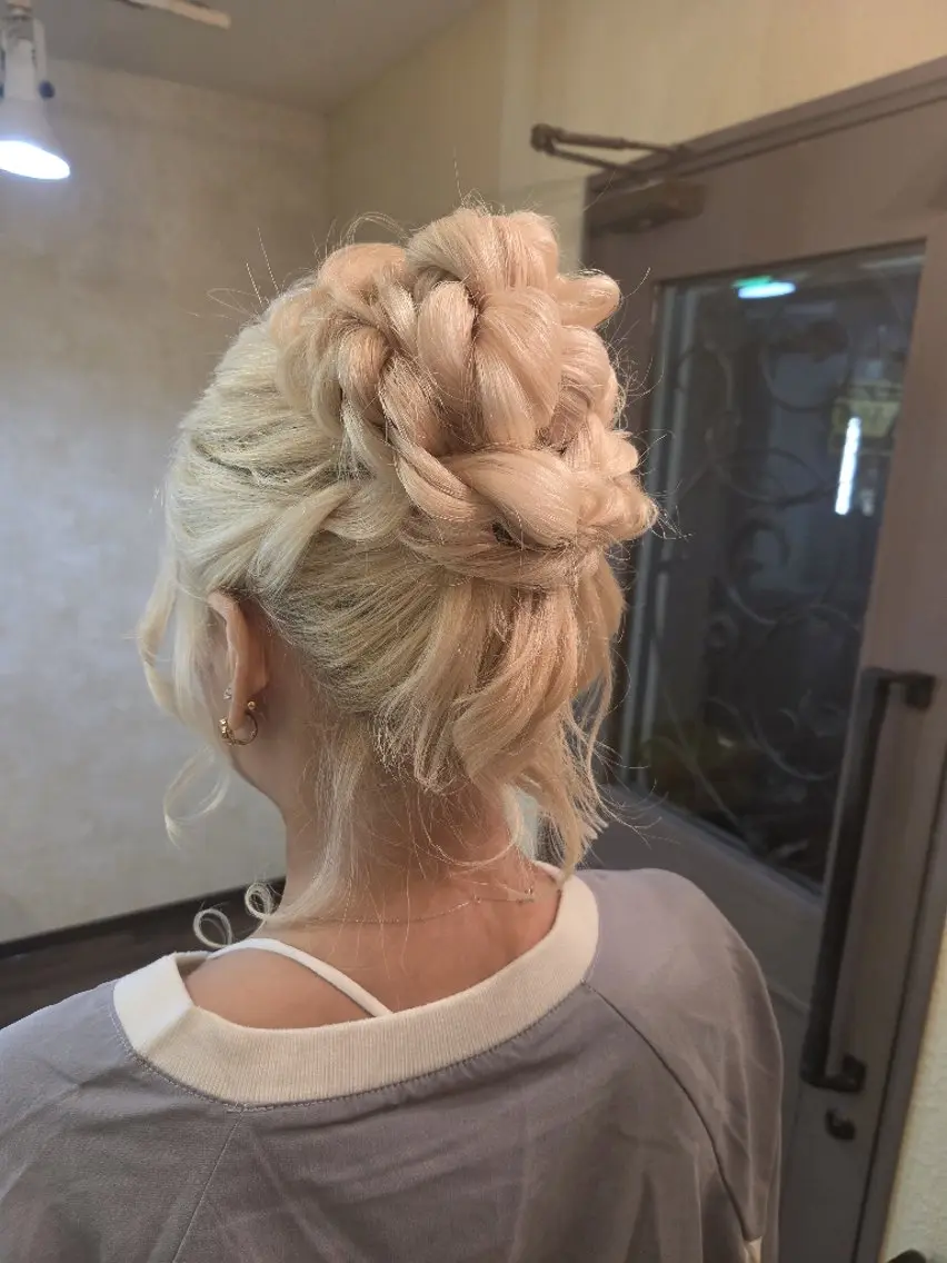 ロング ヘアアレンジ お団子ヘア ヘアセット 田井中 悠紀のヘアスタイル