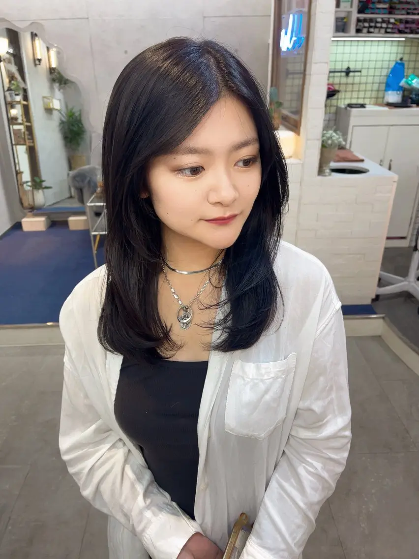 ミディアム カラー カット ヘアカラー トリートメント MIES amane(アマネ)のヘアスタイル