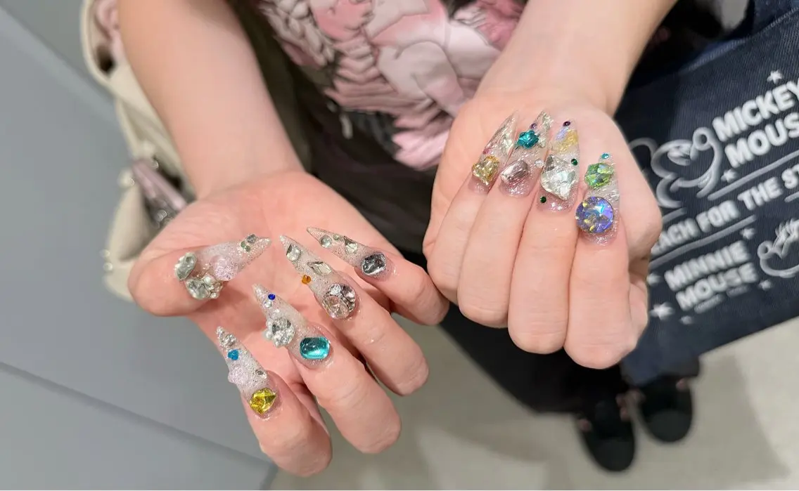 ネイル チークネイル ドット フットネイル フレンチネイル グラデーション ハンドネイル Miu 川越東口ネイルサロンのネイルデザイン