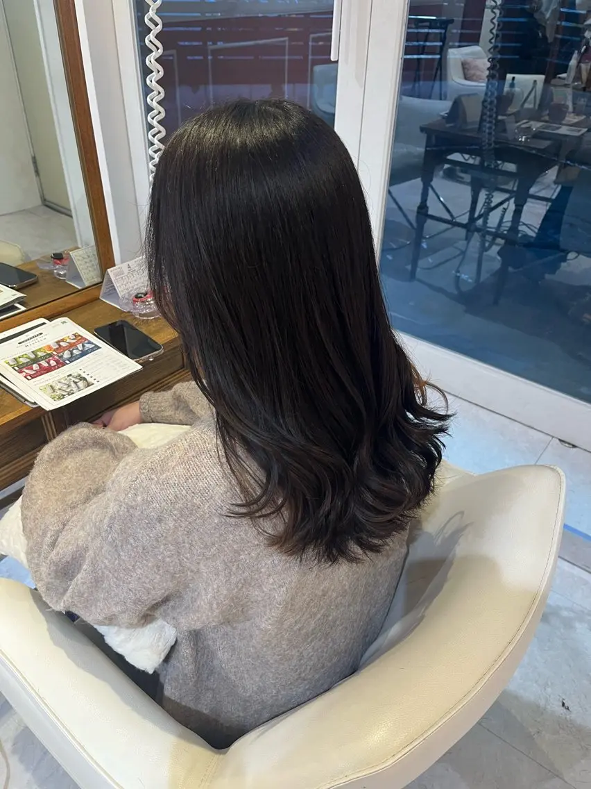 ミディアム ヘアカラー 梛木 唯のヘアスタイル