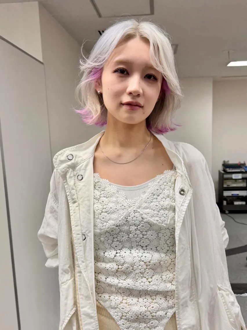 裾カラー+ケアブリーチ+ケアカラー+3stepトリートメント【エンドカラー/毛先カラー/デザインカラー】の写真