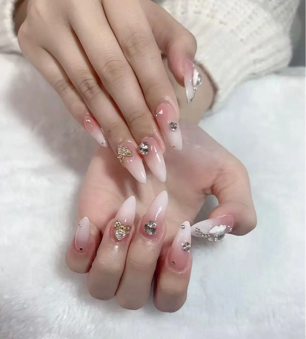 ネイル Amina nail salonのネイルデザイン