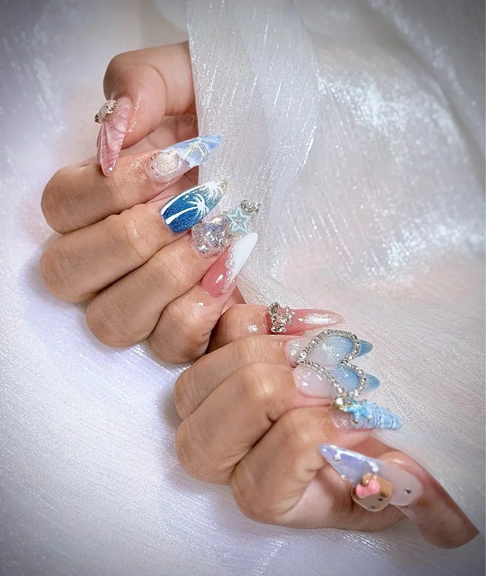 ネイル オーロラネイル チークネイル フットネイル フレンチネイル ジェルネイル ハンドネイル Nichi Nailsのネイルデザイン