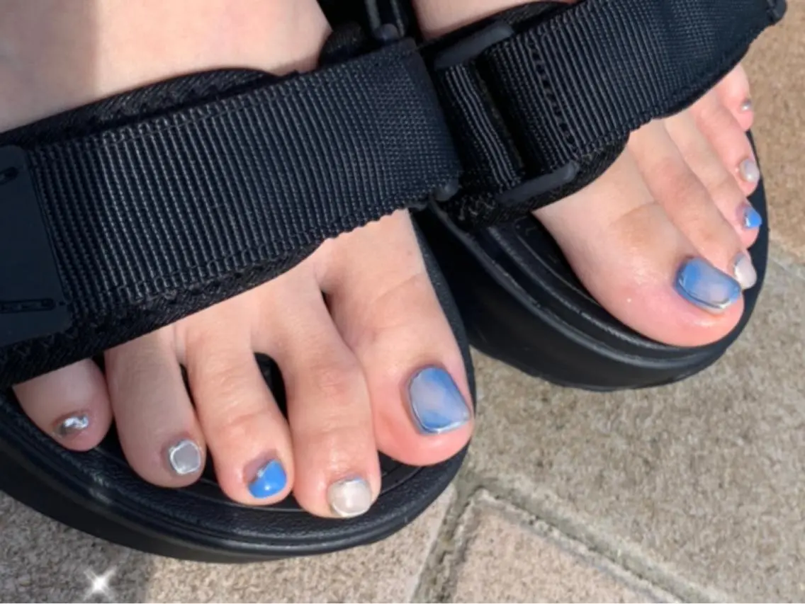 ネイル アートネイル ニュアンスネイル フットネイル 中川 愛理のネイルデザイン